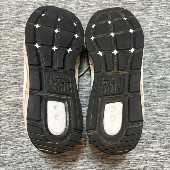 Nike Venture Runner Pink Oxford Running Shoes Ladies 11.5 - Picture 8 of 9